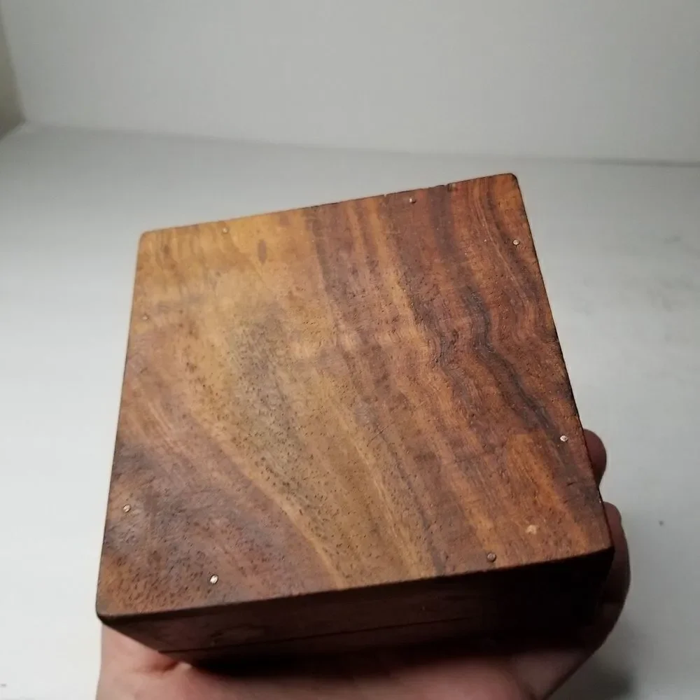 Vintage inlaid carved trinket box jewelry